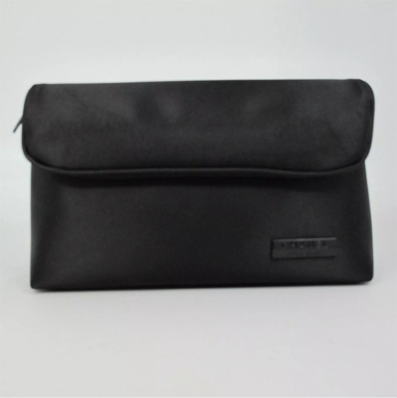 CHANEL Parfums Black Satin Makeup Clutch - Picture 1 of 8